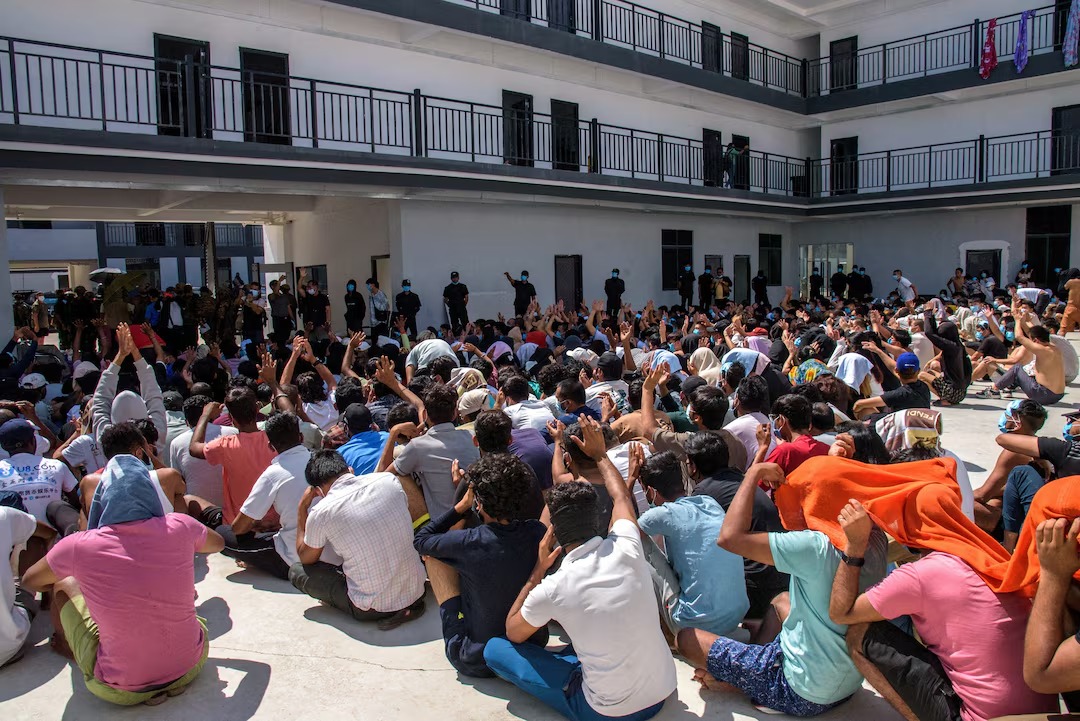 Εκατοντάδες θύματα trafficking βρέθηκαν να εργάζονται στο «ΚΚ-Parak», μια φάμπρικα διαδικτυακής απάτης στγα σύνορα Μιανμάρ-Ταϊλάνδης (Reuters)