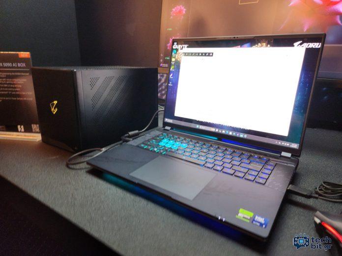 Powers Laptops μέσω της Blazing-Fast Thunderbolt 5 Port, AIO-Cooled Desktop GPU
