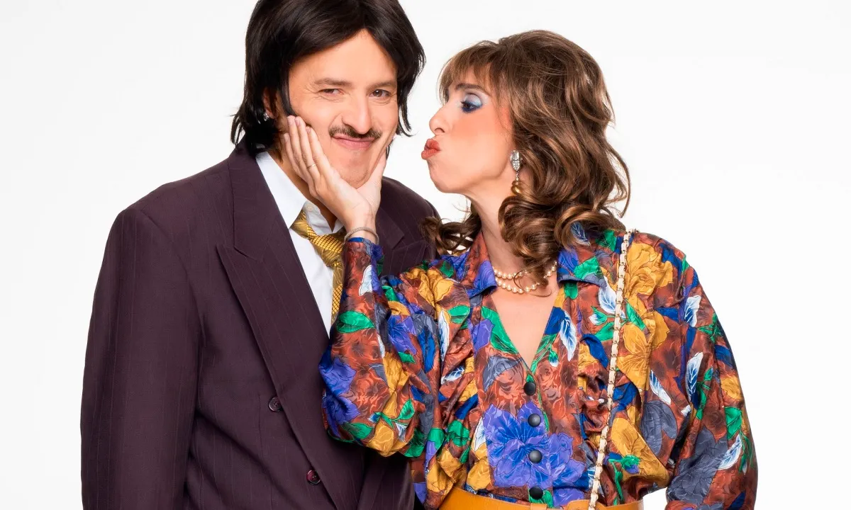 «ΤΟΤΕ ΚΑΙ ΤΩΡΑ» – Ο Αλέξανδρος Τσουβέλας και η Έλενα Χαραλαμπούδη σε νέα σειρά του ΣΚΑΪ