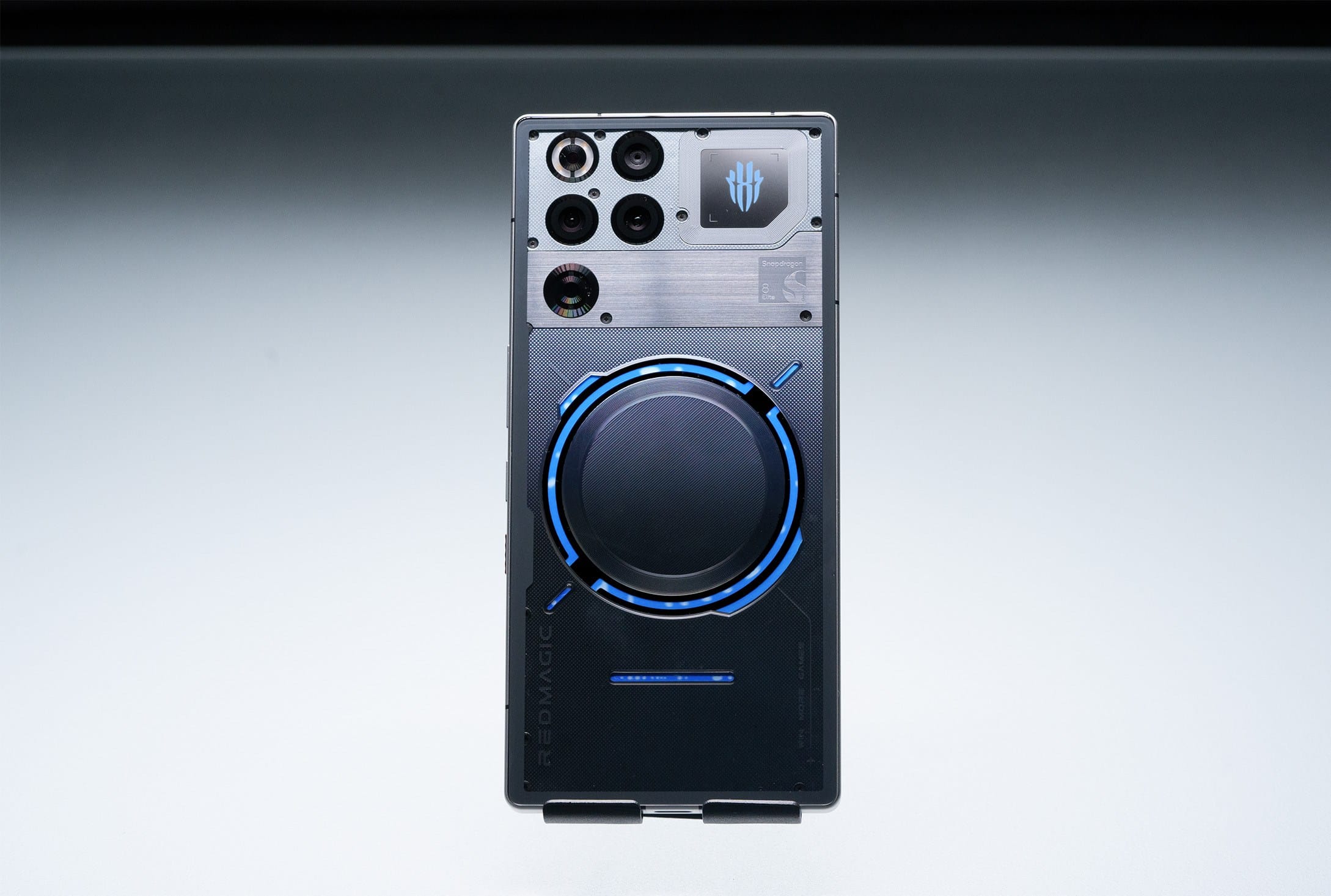 RedMagic 11 Pro+ και 11 Pro: Με ενεργό ανεμιστήρα ψύξης και μπαταρία έως 8.000mAh