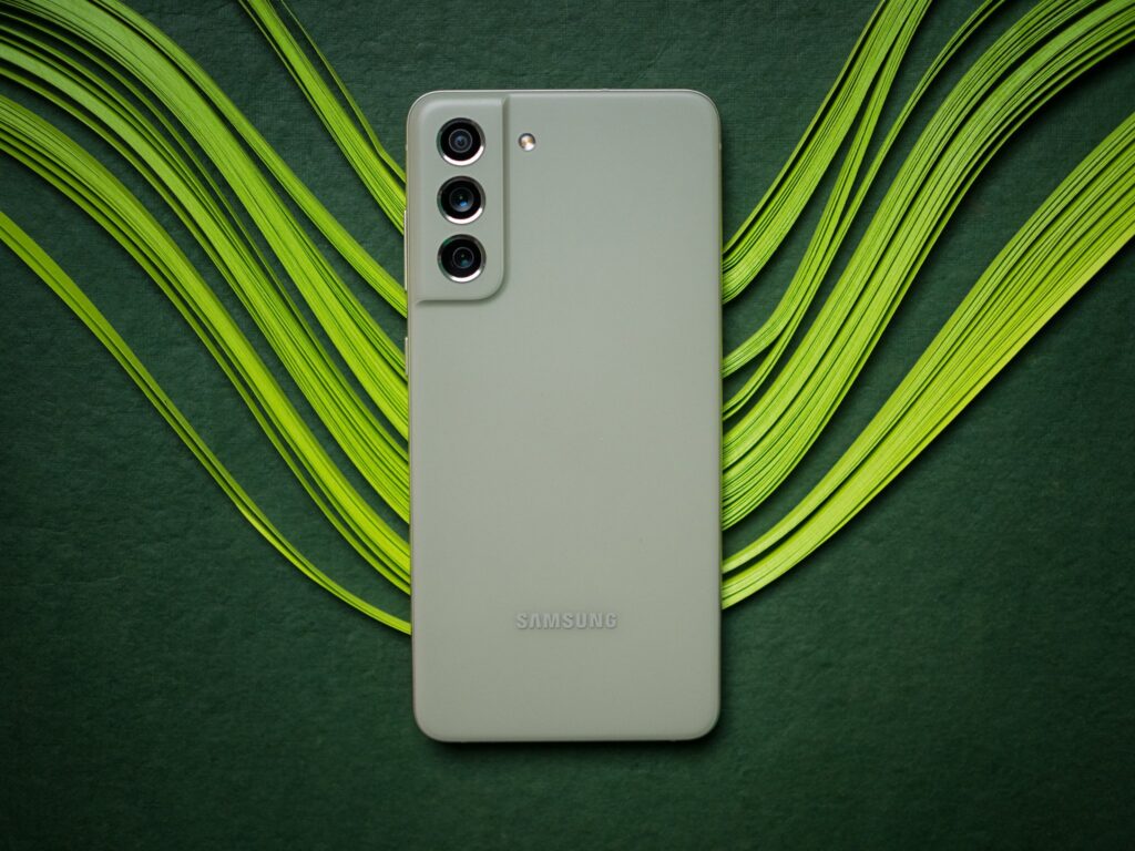 Samsung Galaxy S21 FE: Έφθασε η στιγμή για να λάβει το τελευταίο μεγάλο update