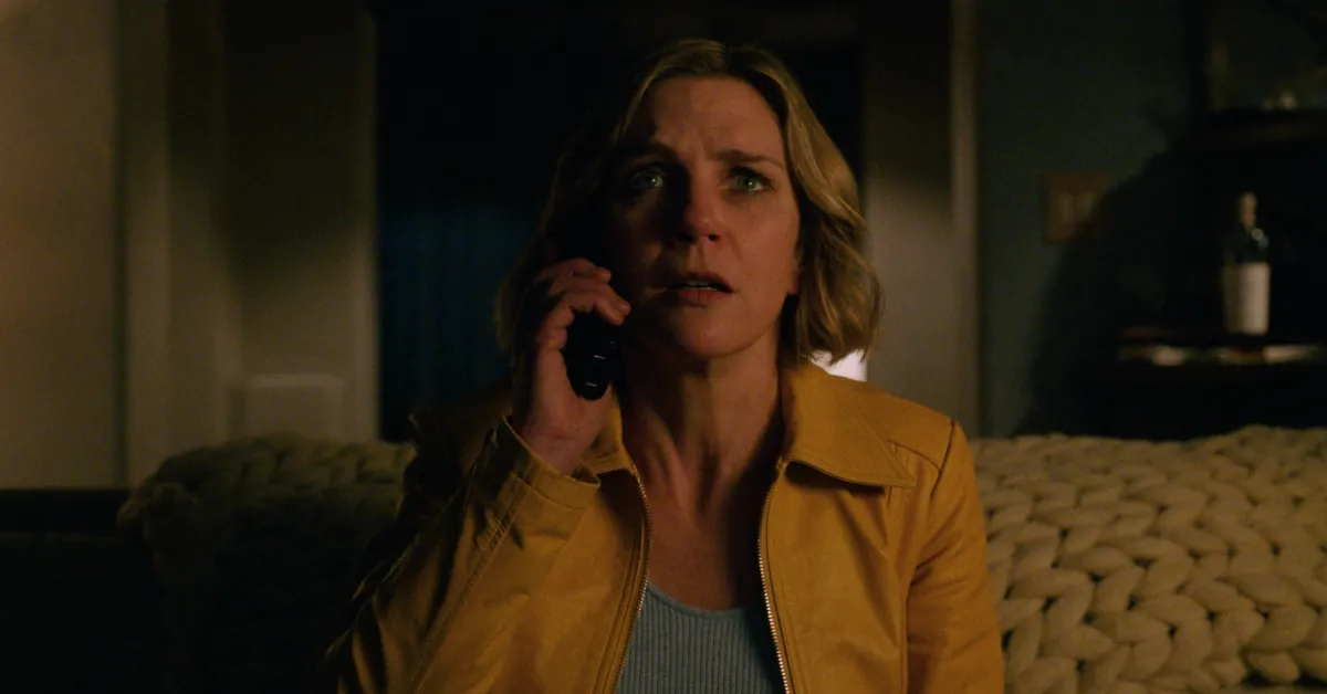 Το Pluribus της Apple TV είναι «καθηλωτικό», «εκθαμβωτικό κομμάτι ψυχαγωγίας» ανά κριτικό