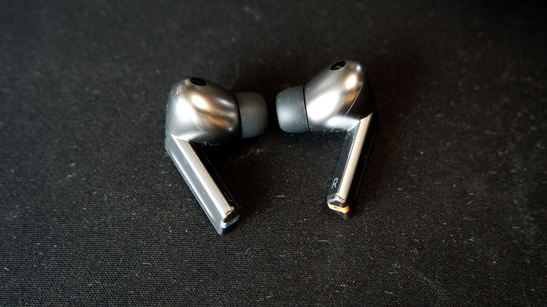 Η διαρροή του Samsung Galaxy Buds 4 Pro δείχνει έναν σημαντικό επανασχεδιασμό και ένα νέο χαρακτηριστικό