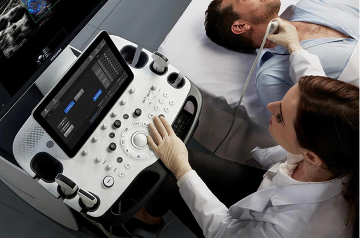 Ανακάλυψε πώς ένας υπέρηχος στον λαιμό μπορεί να σου σώσει τη ζωή από καρδιακή προσβολή και εγκεφαλικό!