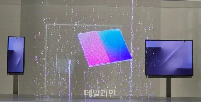 Αυτή θα μπορούσε να είναι η καλύτερη ματιά σας στο νέο Galaxy Z trifold της Samsung