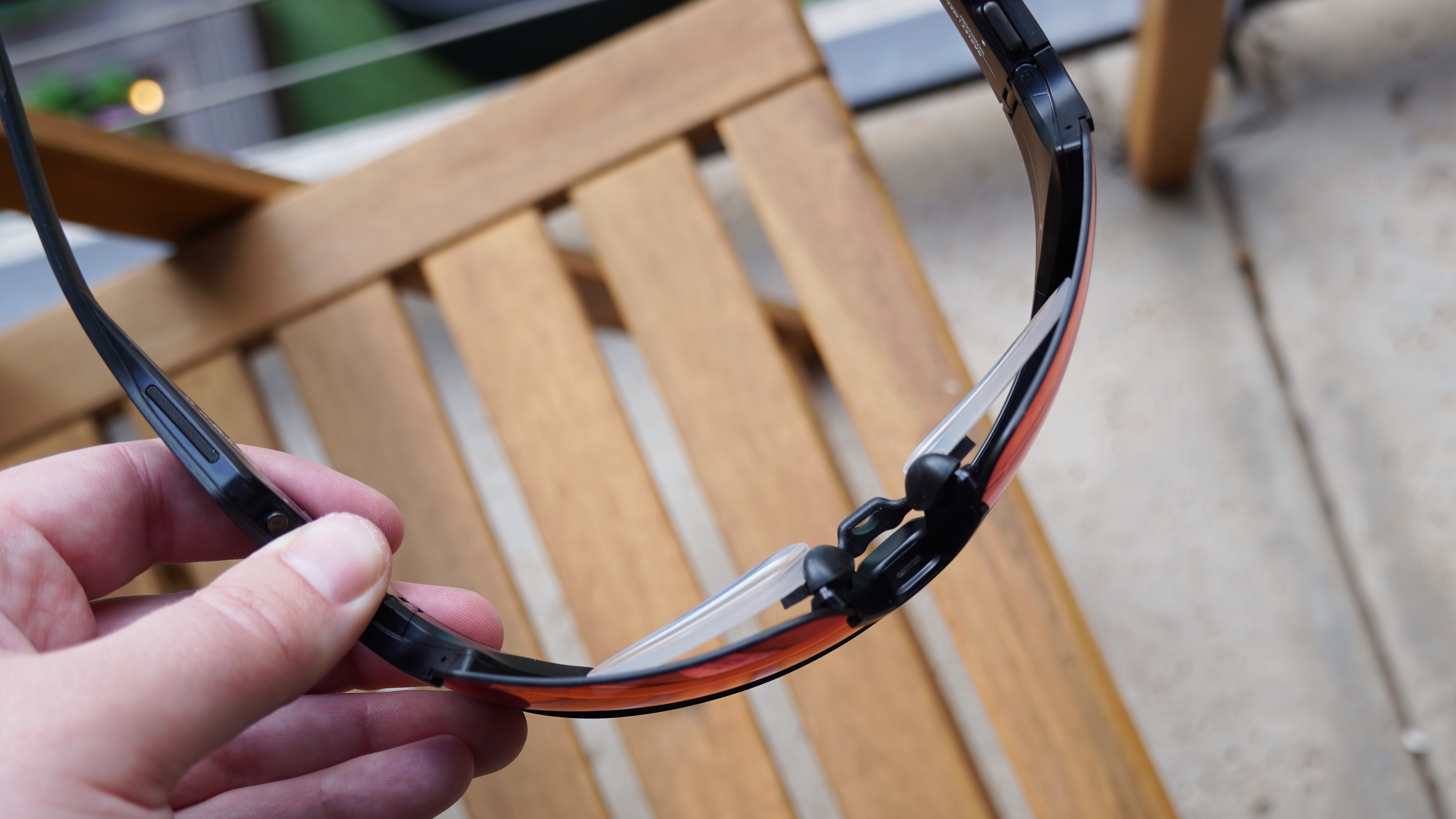 Έξυπνα γυαλιά Oakley Meta Vanguard με ένθετα συνταγής.