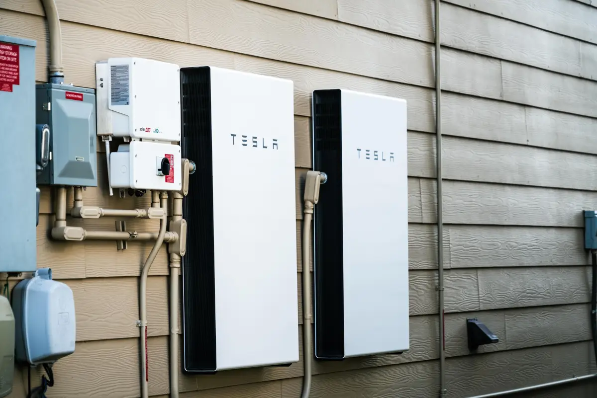 Η ανάκληση Tesla Powerwall 2 επεκτείνεται στις ΗΠΑ μετά από αναφορές για πυρκαγιές