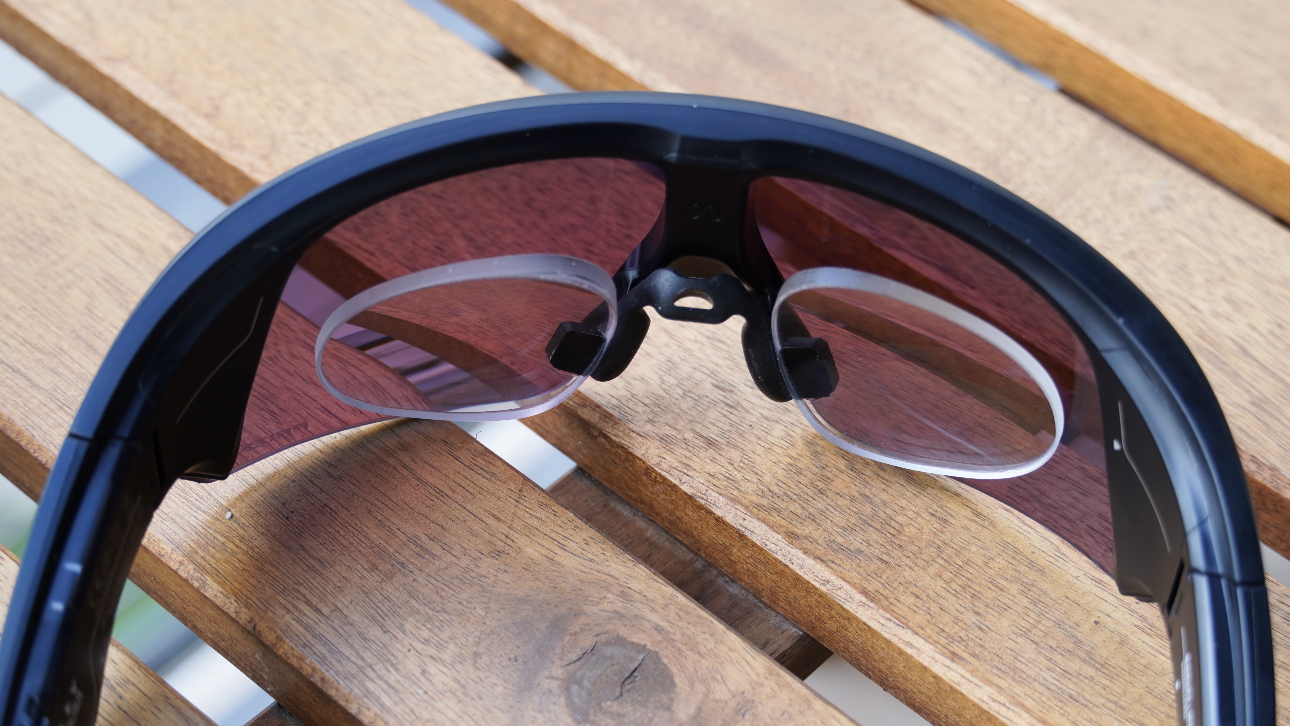 Έξυπνα γυαλιά Oakley Meta Vanguard με ένθετα συνταγής.