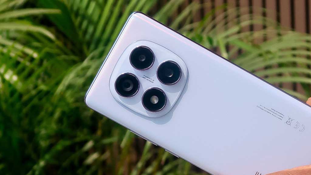 Μετά το Honor, η Xiaomi φημολογείται ότι θα κυκλοφορήσει τηλέφωνο με μπαταρία 10000 mAh