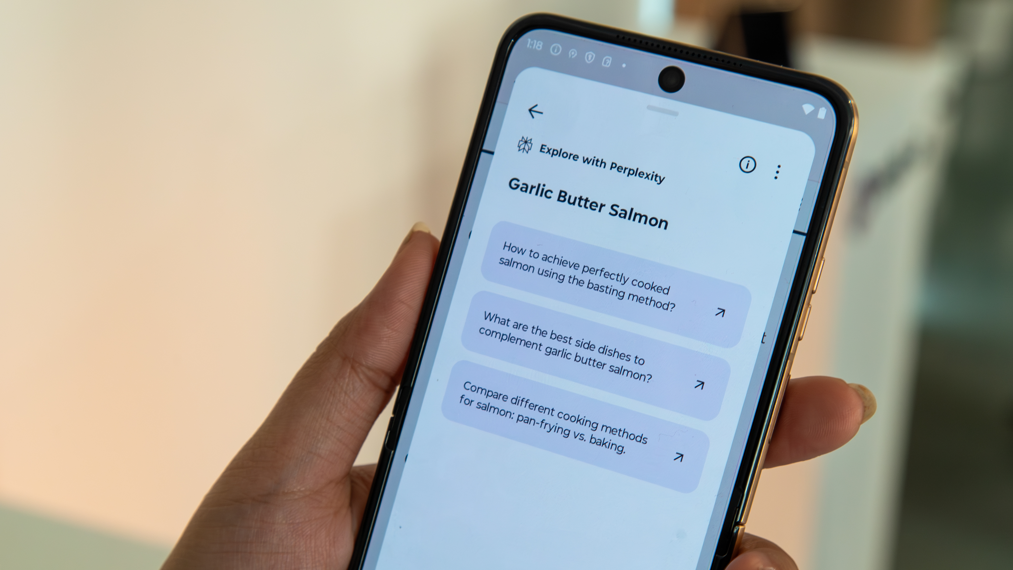 Perplexity στο Razr Ultra 2025