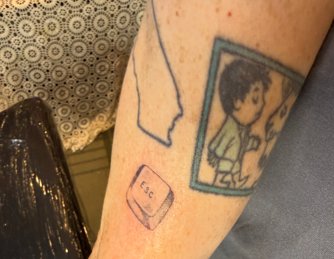 Το τατουάζ της Καρύνης