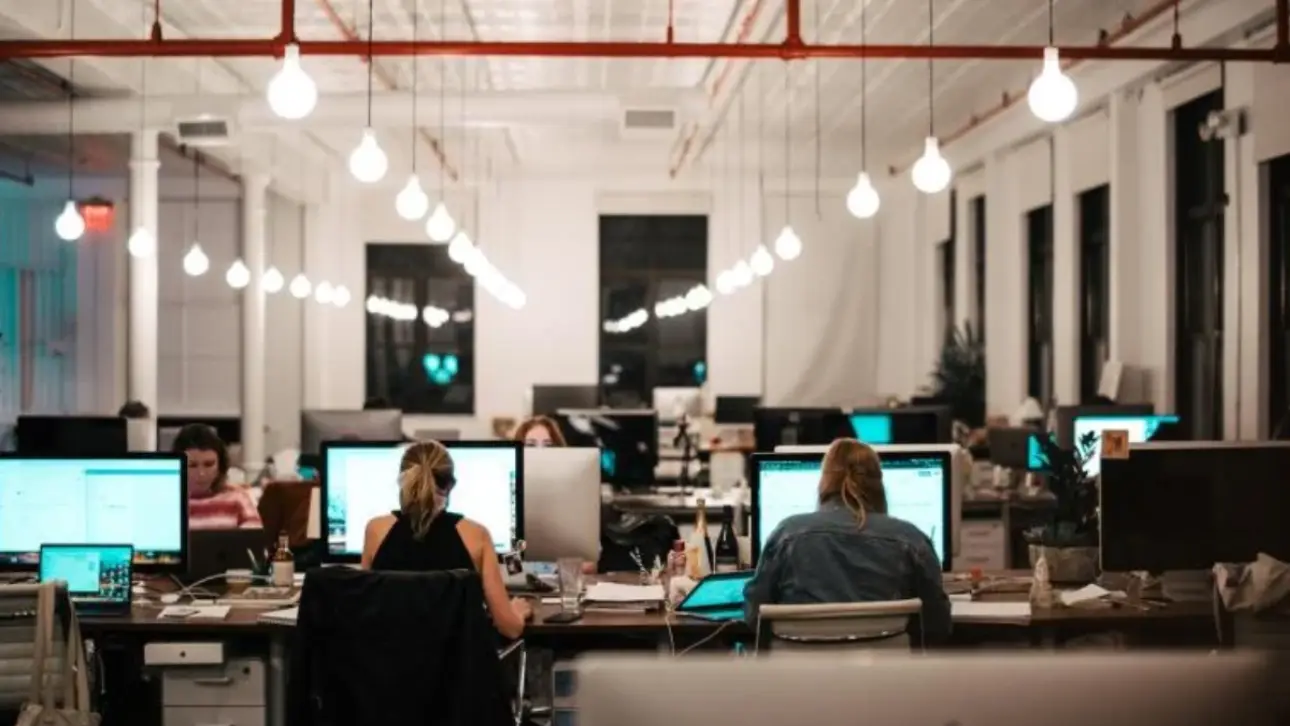 Σημαντικές αλλαγές Μισθών, Αδειών και Ωραρίων: Τι πρέπει να ξέρετε ως εργαζόμενοι!