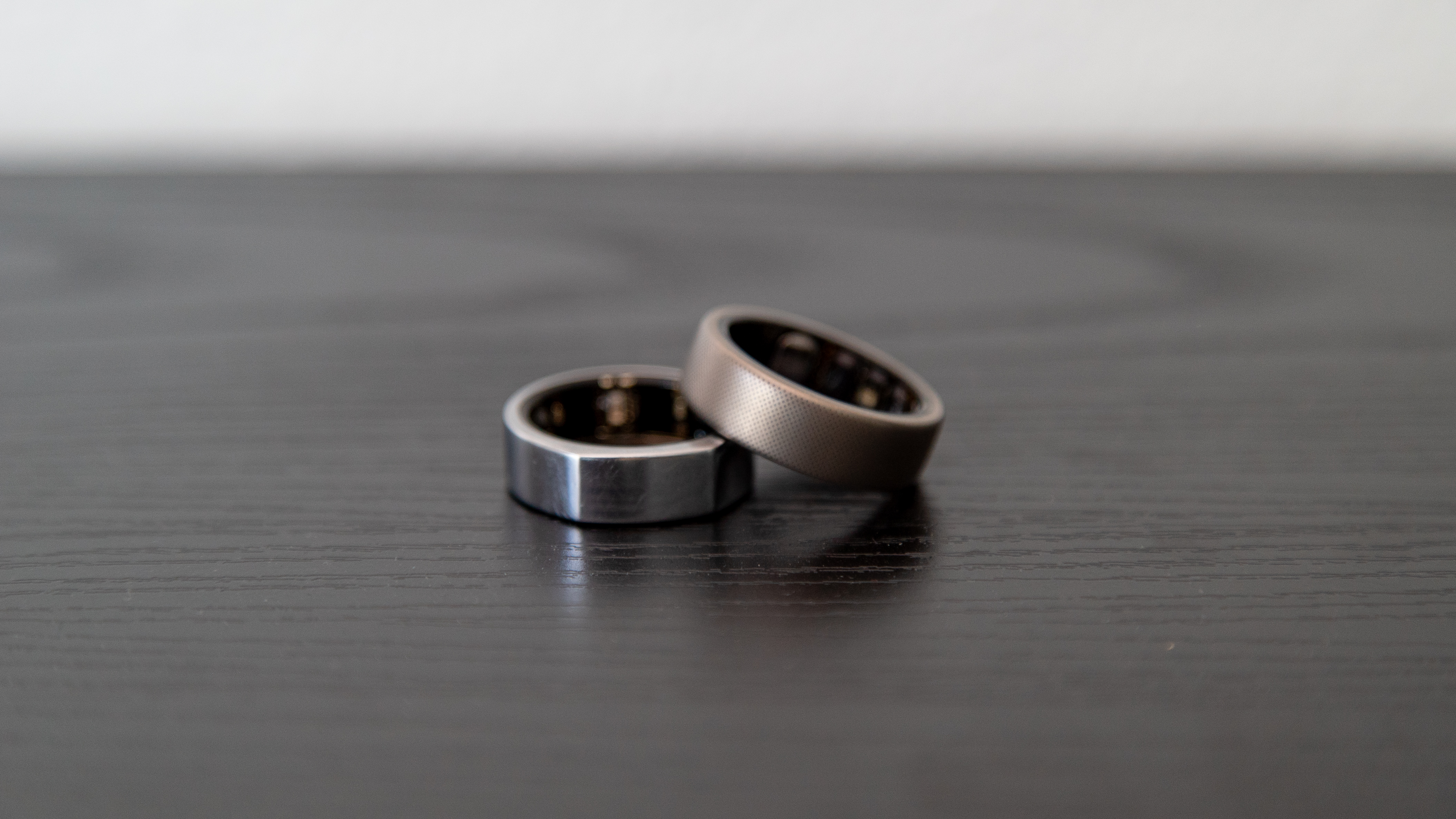 The Amazfit Helio Ring και Oura Ring Gen 3