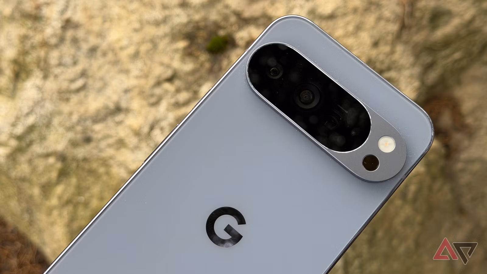 Έχω ενθουσιαστεί για την υπεράσπιση του Google Pixel 10, αλλά οι αριθμοί πωλήσεων αποδεικνύουν ότι έχω δίκιο