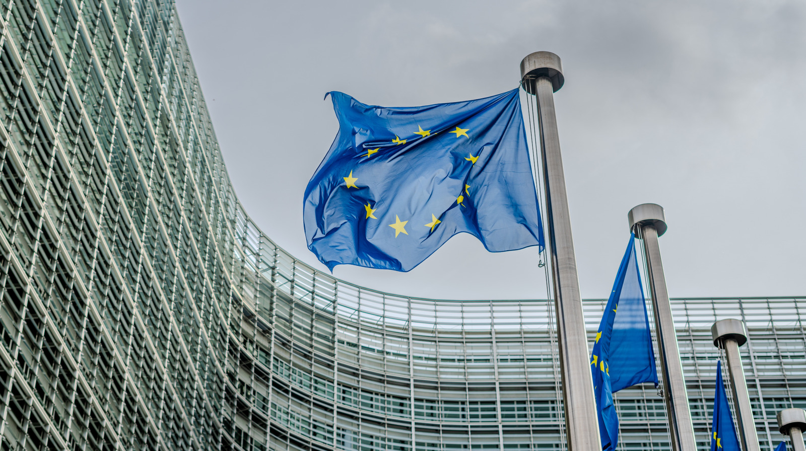 Η ΕΕ προτείνει σημαντικές αλλαγές στα αναδυόμενα παράθυρα cookie και στους κανόνες τεχνητής νοημοσύνης