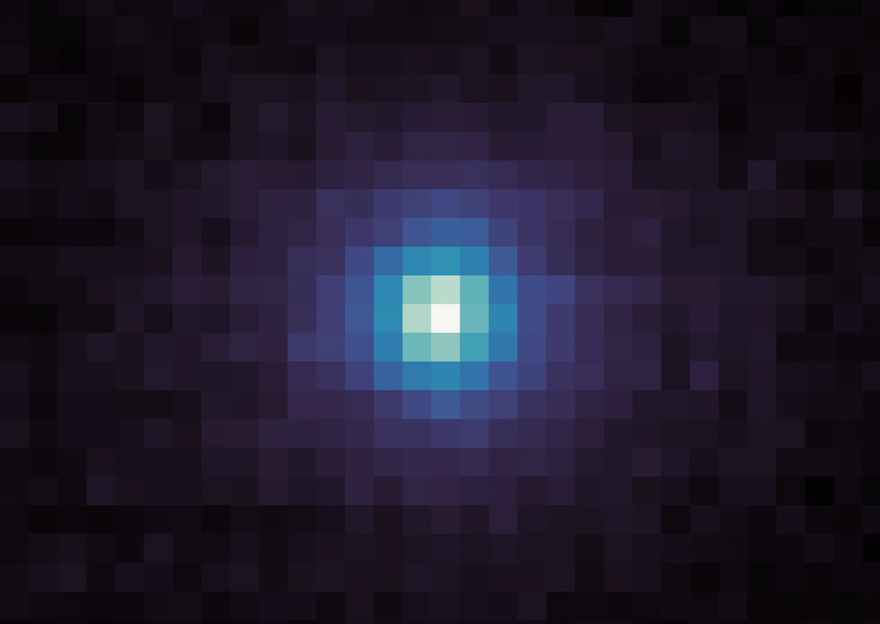 Αυτή η εικόνα δείχνει το φωτοστέφανο αερίου και σκόνης, ή κώμα, που περιβάλλει τον κομήτη 3I/ATLAS, το τρίτο διαστρικό αντικείμενο που έχει εντοπιστεί ποτέ από αστρονόμους καθώς διέρχεται από το ηλιακό μας σύστημα. Η εικόνα λήφθηκε στις 9 Οκτωβρίου 2025 από ένα όργανο στο διαστημόπλοιο MAVEN της NASA, το οποίο μελετά τον Άρη από την τροχιά του από το 2014. Το όργανο, ο Imaging Ultraviolet Spectrograph, τραβάει φωτογραφίες στο υπεριώδες τμήμα του φάσματος για να αποκαλύψει τη χημική σύνθεση των αντικειμένων. Το κέντρο της εικόνας έχει το φωτεινότερο pixel, υποδεικνύοντας πού βρίσκεται ο κομήτης. Οι επόμενες φωτεινότερες αποχρώσεις στην εικόνα υποδεικνύουν περιοχές όπου το όργανο εντόπισε άτομα υδρογόνου που προέρχονται από τον κομήτη. Αυτό το υδρογόνο απελευθερώνεται όταν το ηλιακό φως θερμαίνει τον κομήτη, προκαλώντας τον πάγο του νερού να μετατραπεί απευθείας σε ατμό. Μόλις απελευθερωθούν στο διάστημα, τα μόρια του νερού διασπώνται σε άτομα οξυγόνου και υδρογόνου.