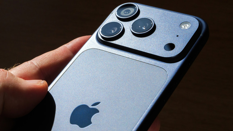 Μπλε iPhone 17 Pro