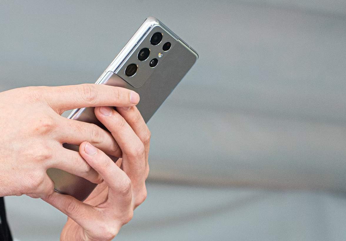 Ανατροπή στα Smartphone: Ανακαλύψτε Ποιο Είναι το Ίσως Καλύτερο σε Πωλήσεις!