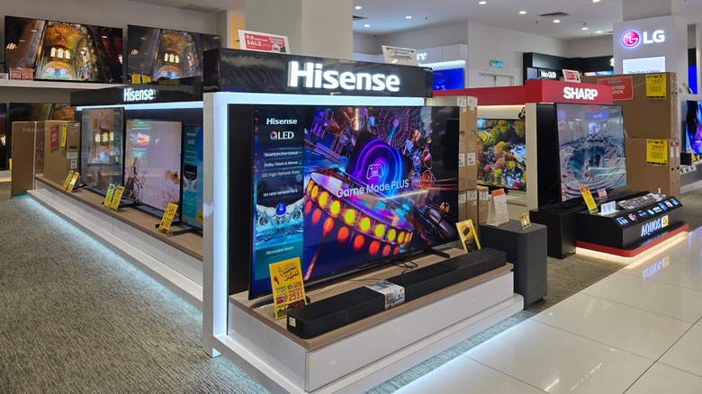 Τηλεοράσεις Hisense στα ράφια των καταστημάτων