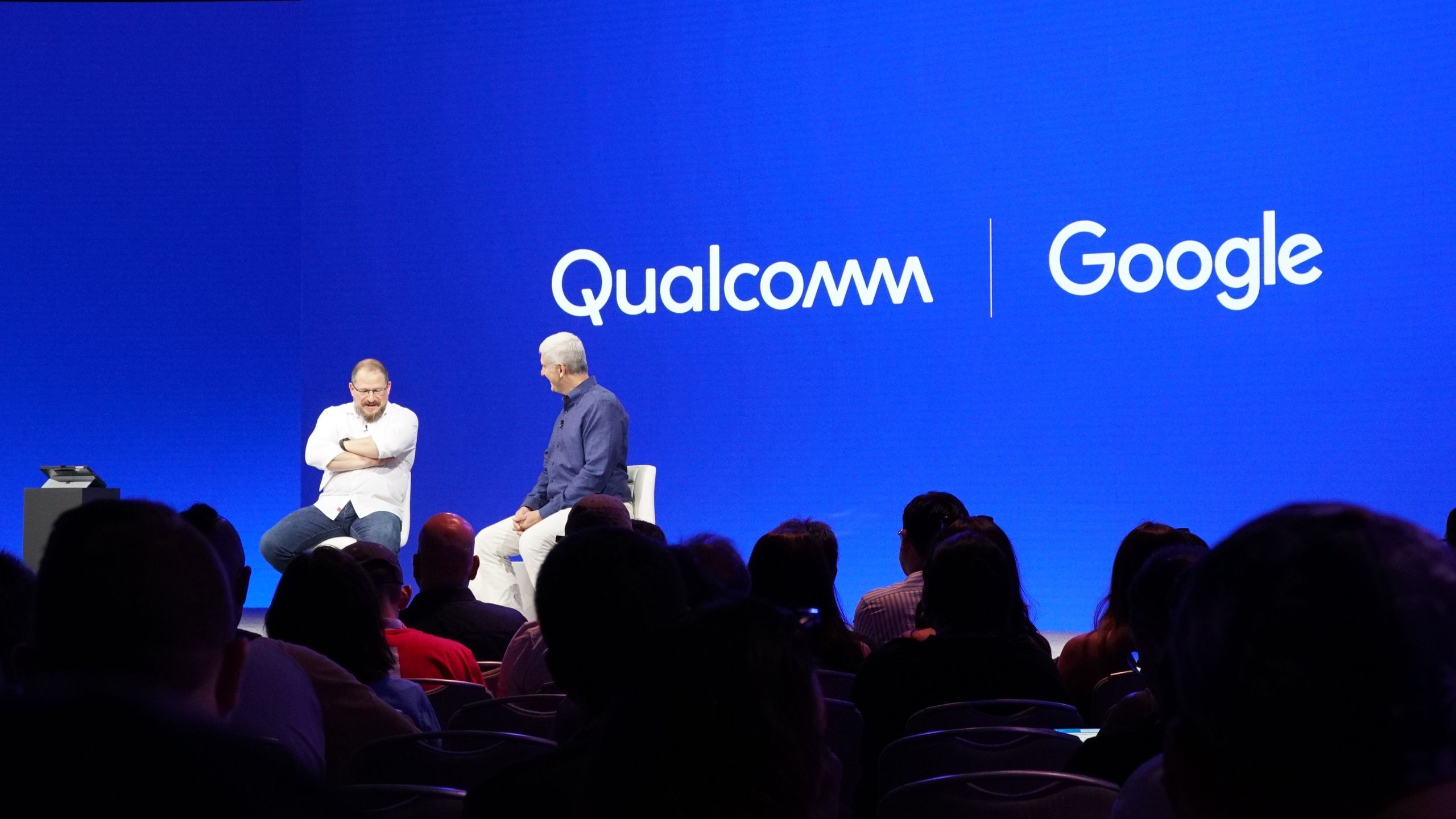 Οι πρώτοι φορητοί υπολογιστές Android δανείζονται κάτι από το Microsoft Surface Pro 11