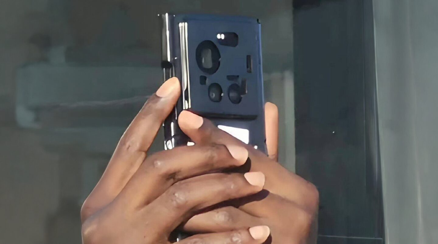 Οι κατασκοπευτικές φωτογραφίες του Xiaomi 17 Ultra αποκαλύπτουν τολμηρή νέα αλλαγή στο σχεδιασμό της κάμερας