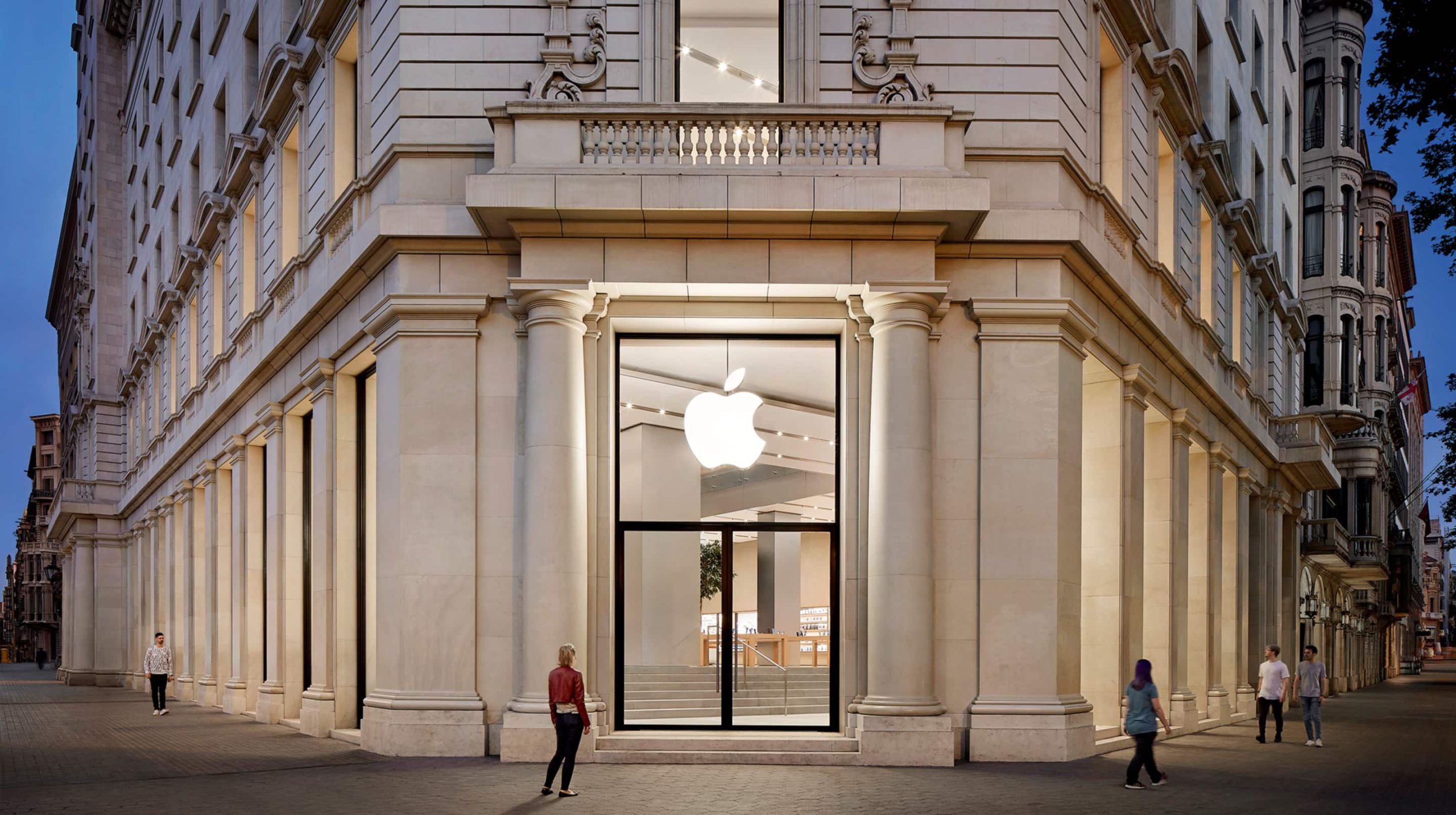 Νέα ή ενημερωμένα καταστήματα Apple θα ανοίξουν στη Βαρκελώνη, το Μόντρεαλ και την Ινδία
