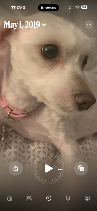 Το Retro, μια εφαρμογή κοινής χρήσης φωτογραφιών για φίλους, σας επιτρέπει να «ταξιδεύετε στο χρόνο» στο ρολό της φωτογραφικής μηχανής σας