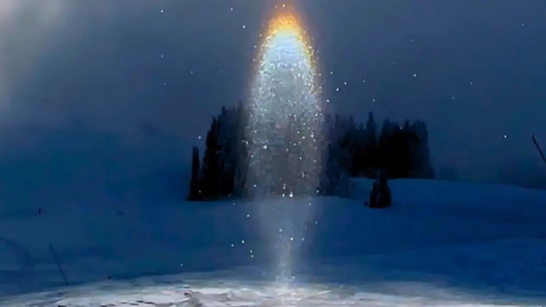 «Συναρπαστικό οπτικό φαινόμενο: Ο Ήλιος μεταμορφώνεται σε φλόγα και μας αφήνει άφωνους! Δείτε πώς!»