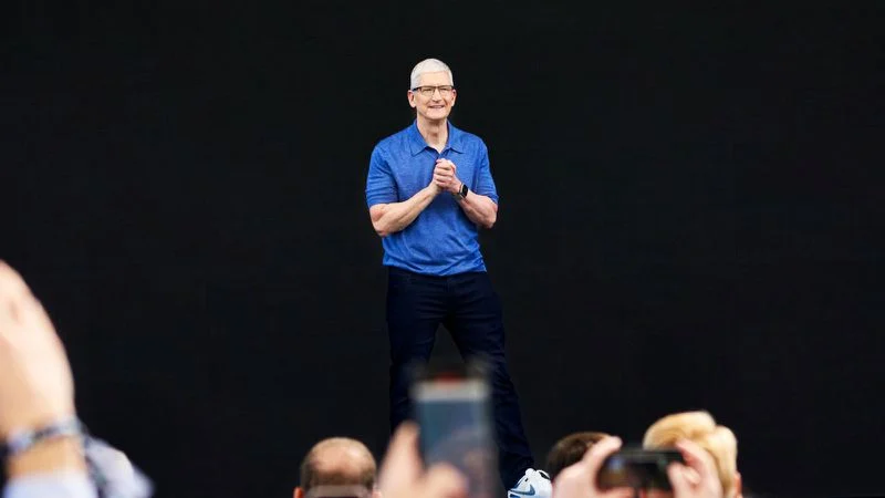 «Καυτή Κίνηση: Ο Tim Cook της Apple Επενδύει 3 εκατομμύρια δολάρια σε Μετοχές της Nike!»