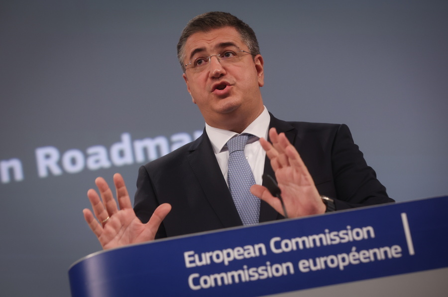 «Σοκ και Δέος: Ο Τζιτζικώστας αποκαλύπτει την απίστευτη ανατροπή για τους κινητήρες εσωτερικής καύσης στην ΕΕ το 2035!»