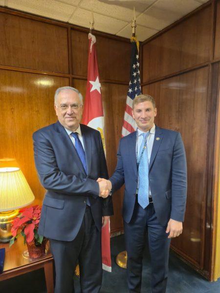 Συναντήθηκαν Τάκης Θεοδωρικάκος και Νταγκ Μπέργκαμ: Επενδυτικές Βόμβες στον Τομέα της Ενέργειας και Ναυπηγικής!