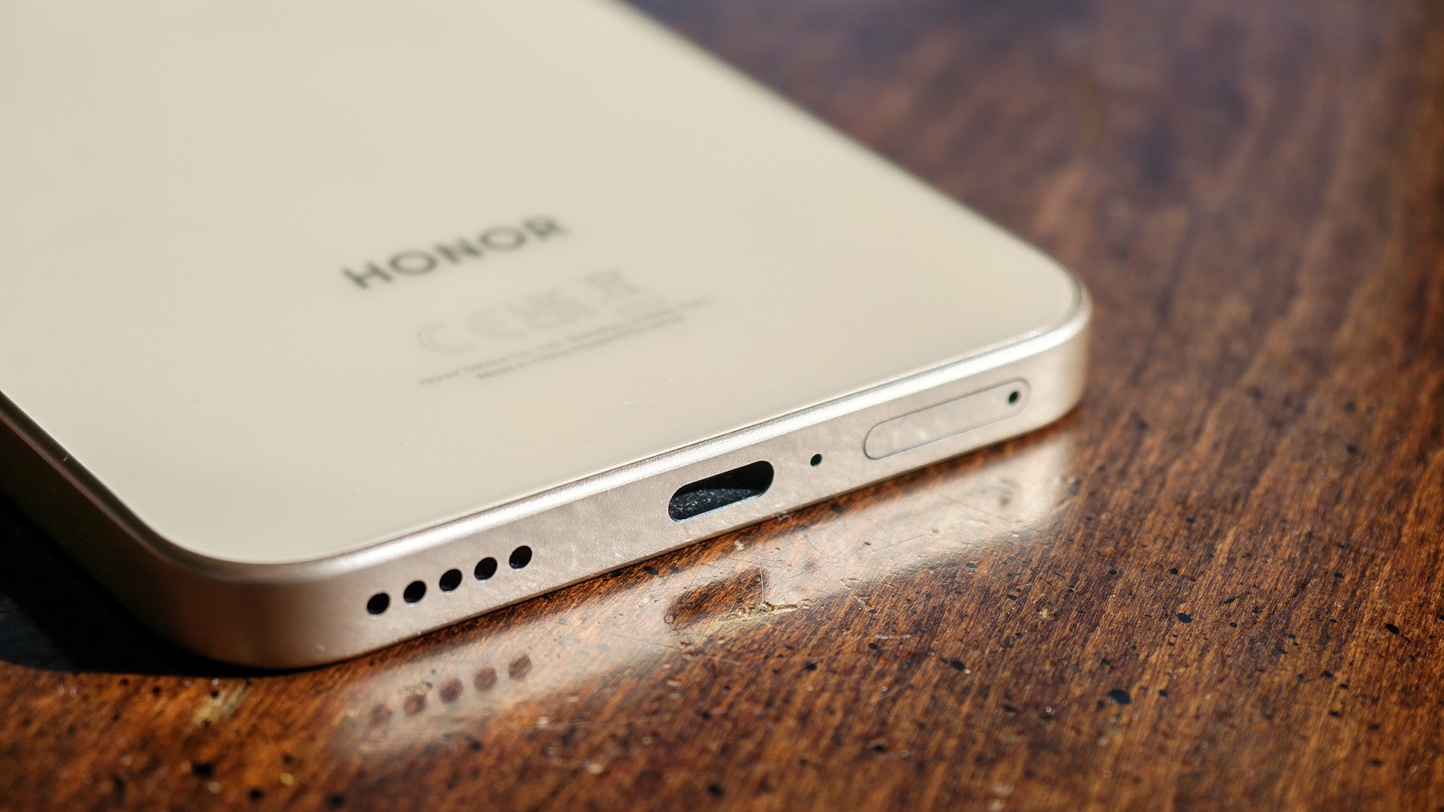 The sides of the Honor Magic 8 Lite, including buttons and ports