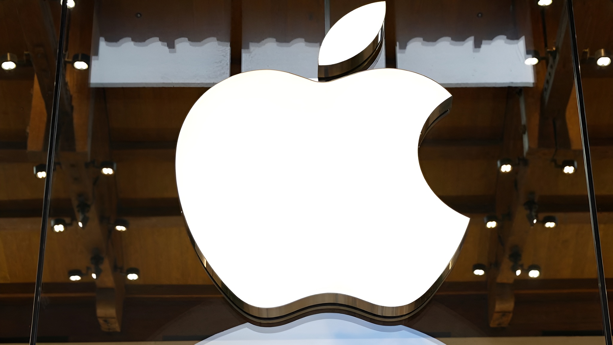 Το App Store της Apple ρίχνει το μπαλάκι στις εφαρμογές που υπόκεινται σε κυρώσεις