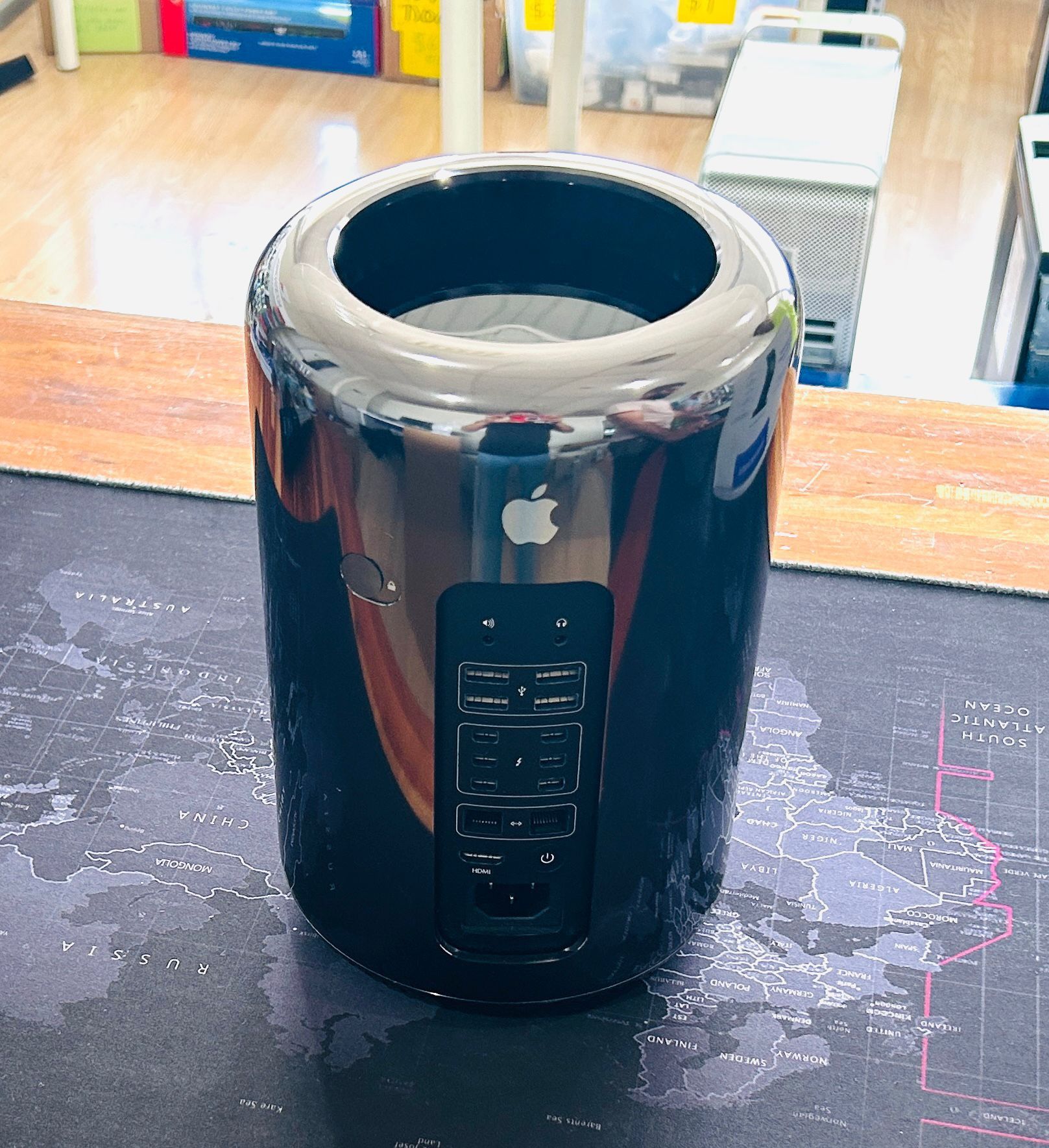 Η Apple χρειάζεται έναν άλλο “Trashcan” Mac Pro σήμερα, μείον τα ελαττώματα του σχεδιασμού που το χάλασαν