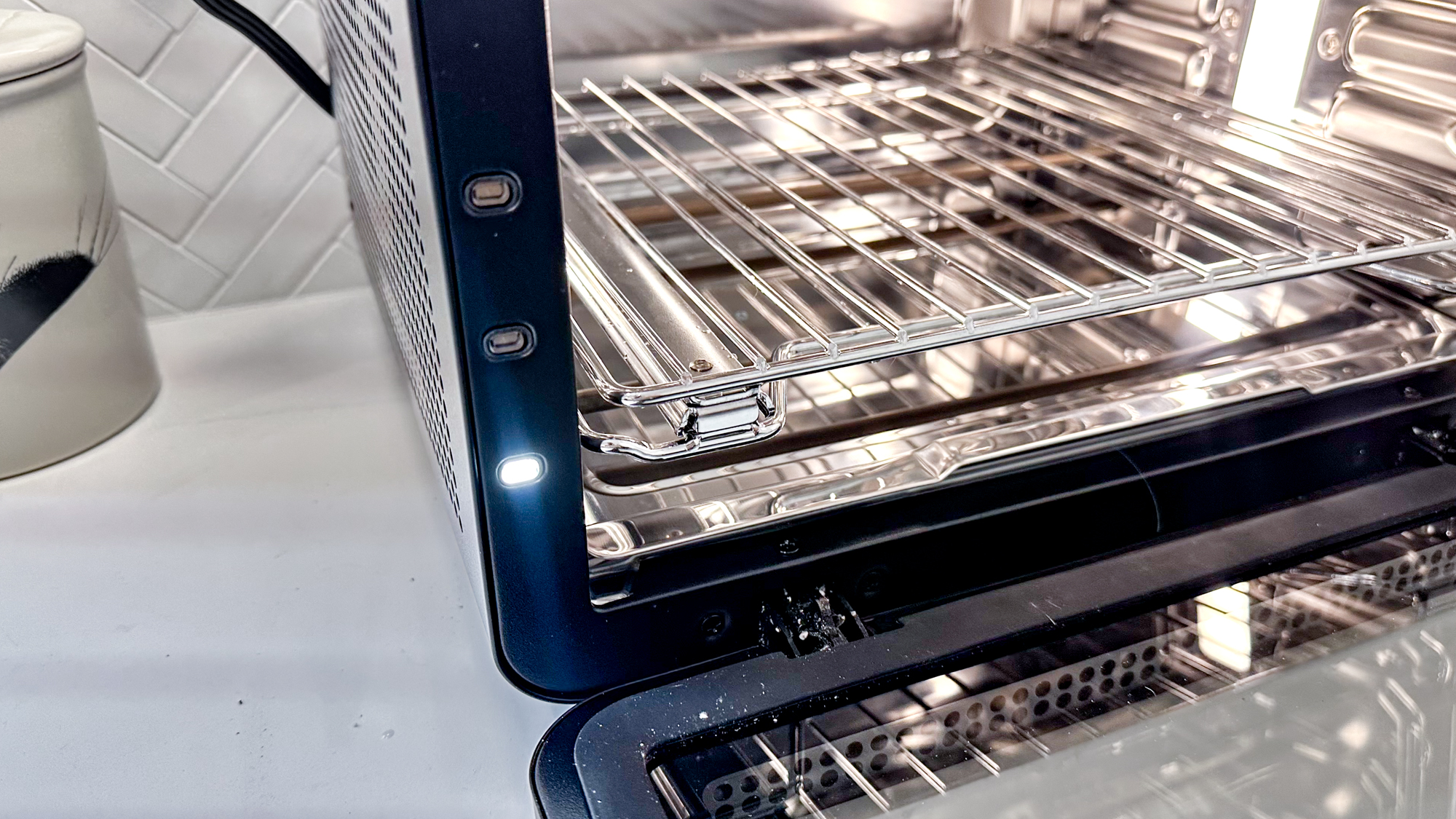 Μίνι Φούρνος CHEF iQ σε πάγκο κουζίνας