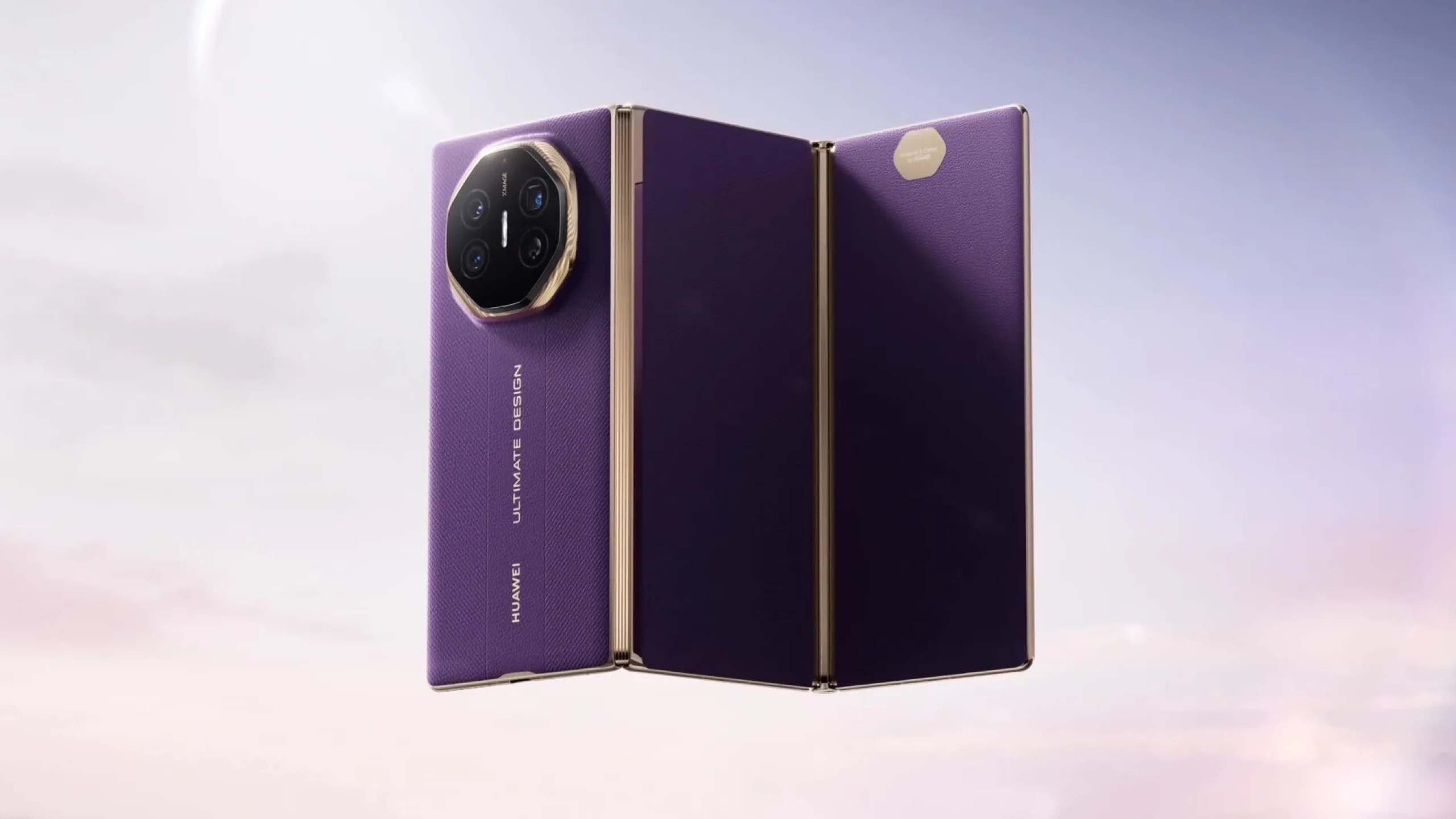 Image of Huawei Mate XTs from the back