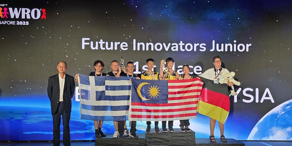 Συναρπαστική Επιτυχία: Ασημένιο Μετάλλιο και Πρώτη Θέση στην Ευρώπη για την Ελλάδα στην Παγκόσμια Ολυμπιάδα Ρομποτικής 2025 χάρη στη Στρατηγική Συνεργασία με την COSMOTE TELEKOM!