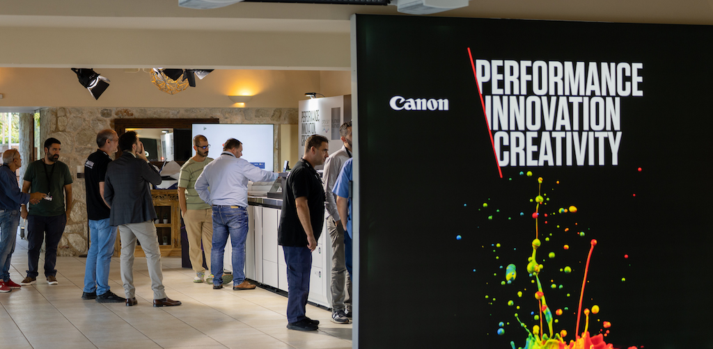 Ανακαλύψτε το Επαναστατικό Σύστημα Έγχρωμης Εκτύπωσης imagePRESS V1350 της Canon: Μια Πρωτοποριακή Συνεργασία με την OpenSky Φέρνει Νέα Μάγγια στην Ελλάδα!