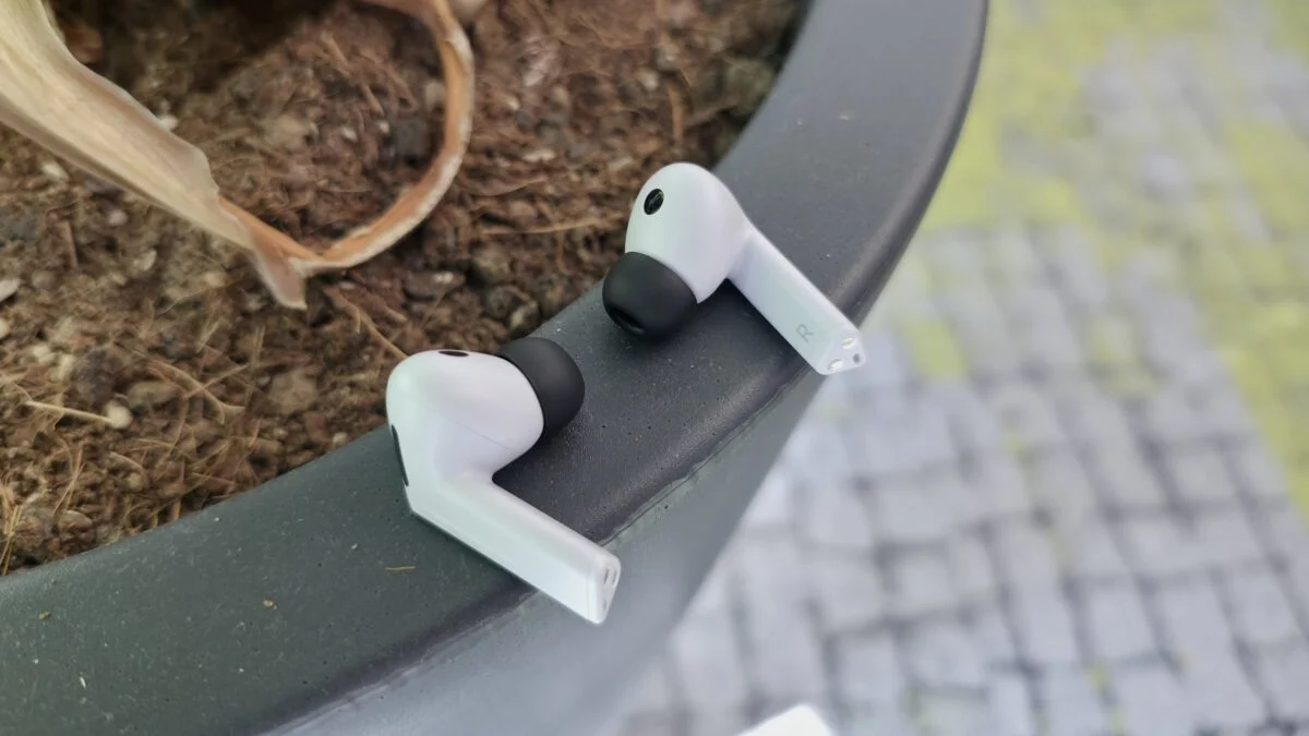 8 ημέρες μέχρι τα Χριστούγεννα: Αυτά τα ακουστικά Galaxy είναι το καλύτερο οικονομικό δώρο;