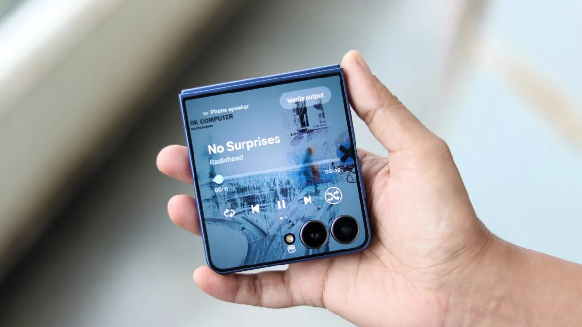 9 μέρες έμειναν για τα Χριστούγεννα: Είναι το Galaxy Z Flip 7 το πιο εορταστικό δώρο;