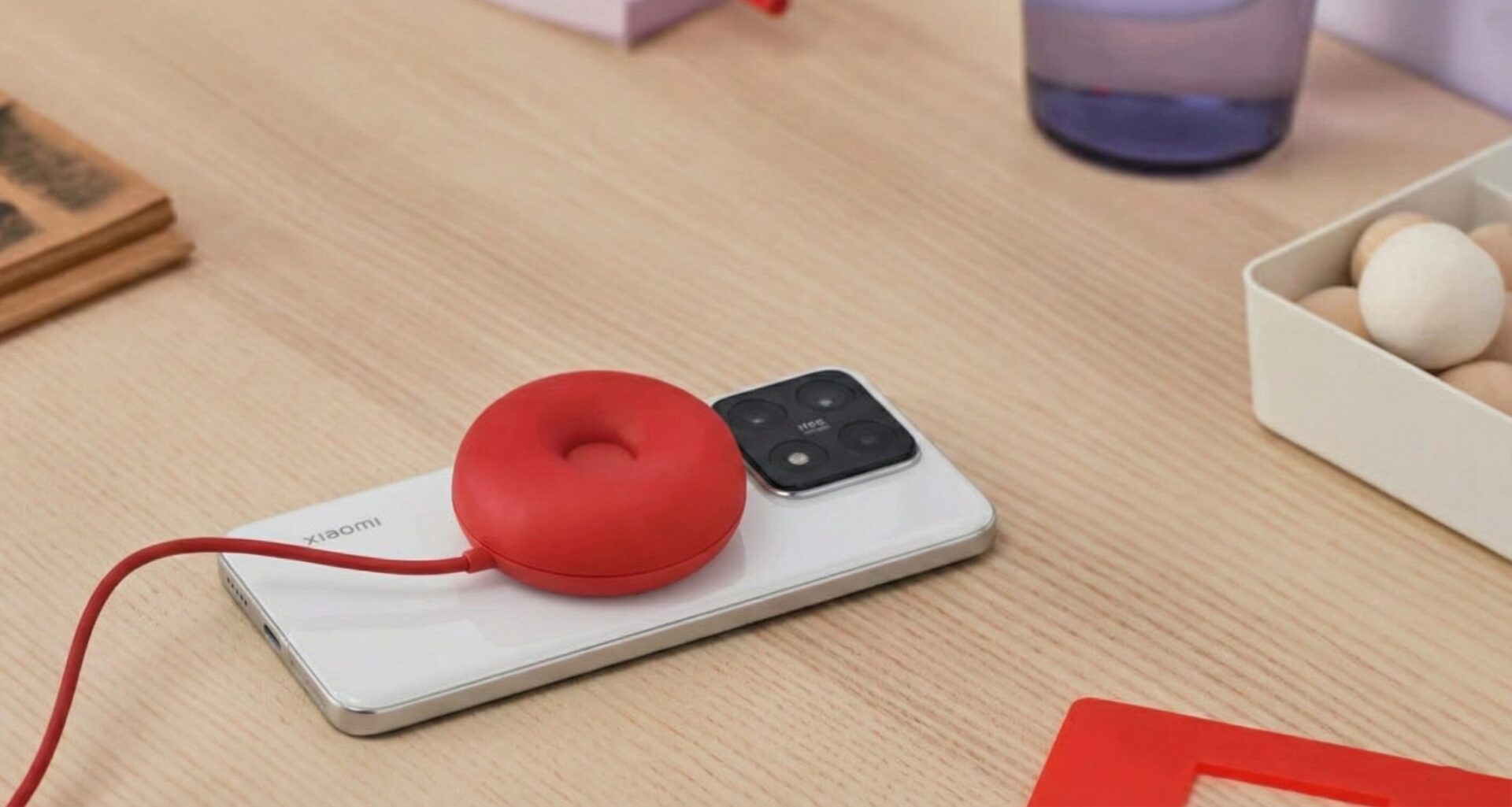 Η IKEA λανσάρει φορτιστή Qi2 σε σχήμα Donut με δύο απροσδόκητες λειτουργίες