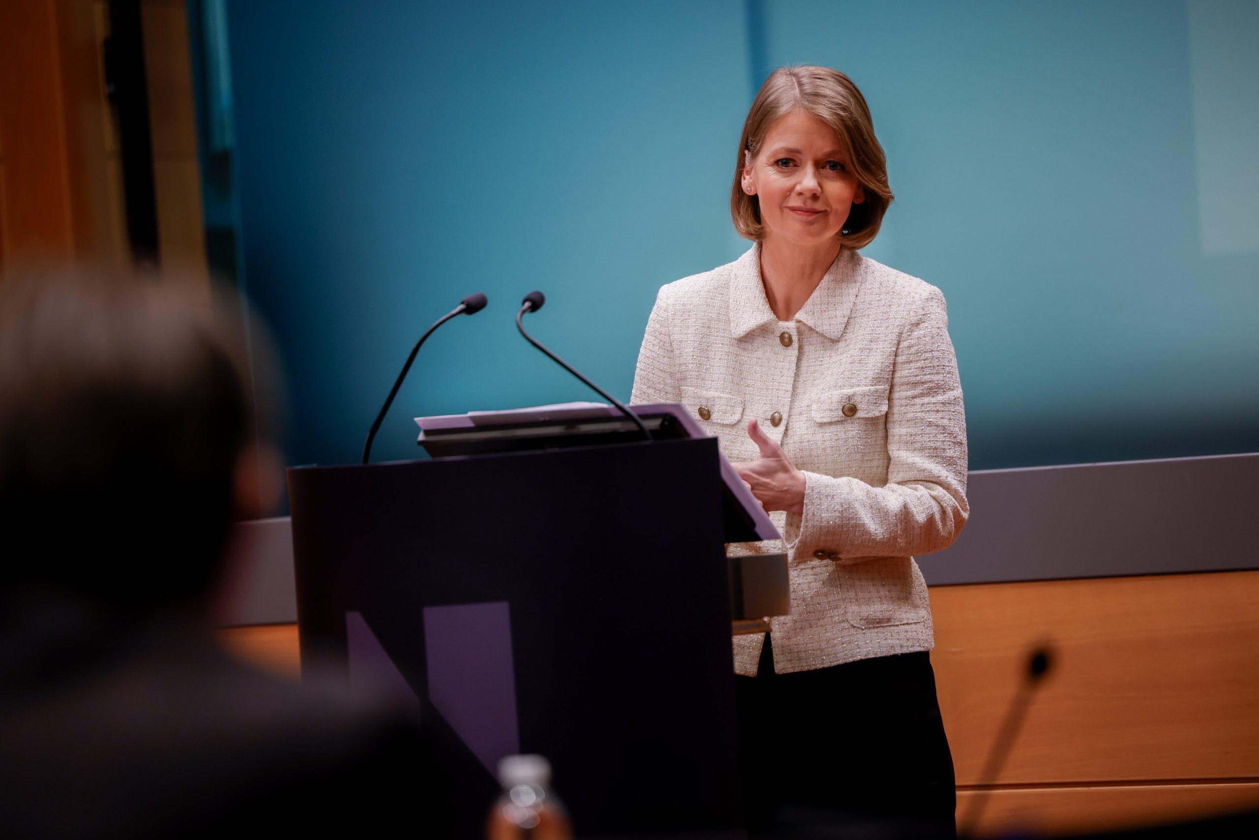 Ανατροπή! Norges Bank Κρατά Τα Επιτόκια Σταθερά – Μήνυμα για Σοκ Μείωσης το 2026!