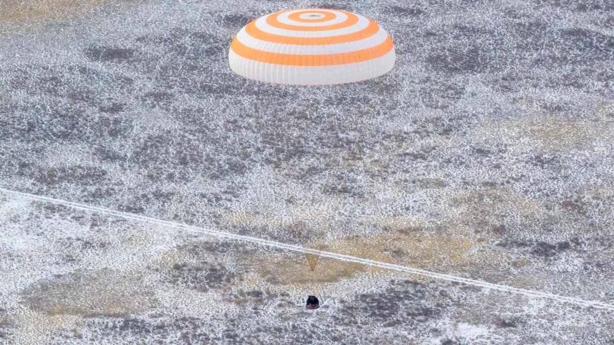 Ο αστροναύτης της NASA επιστρέφει στο σπίτι αφού έκανε τον κύκλο της Γης 3.920 φορές