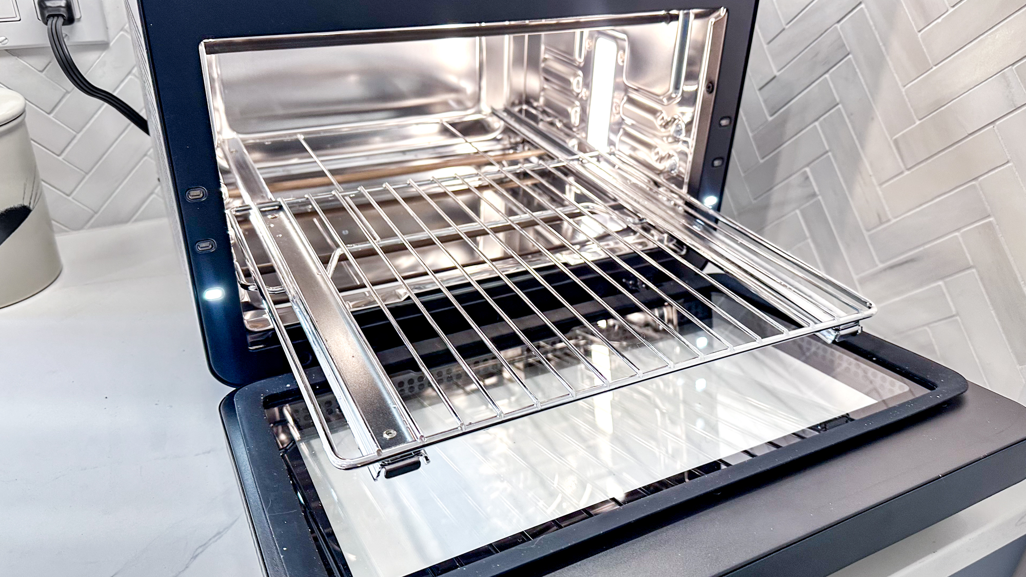 Μίνι Φούρνος CHEF iQ σε πάγκο κουζίνας