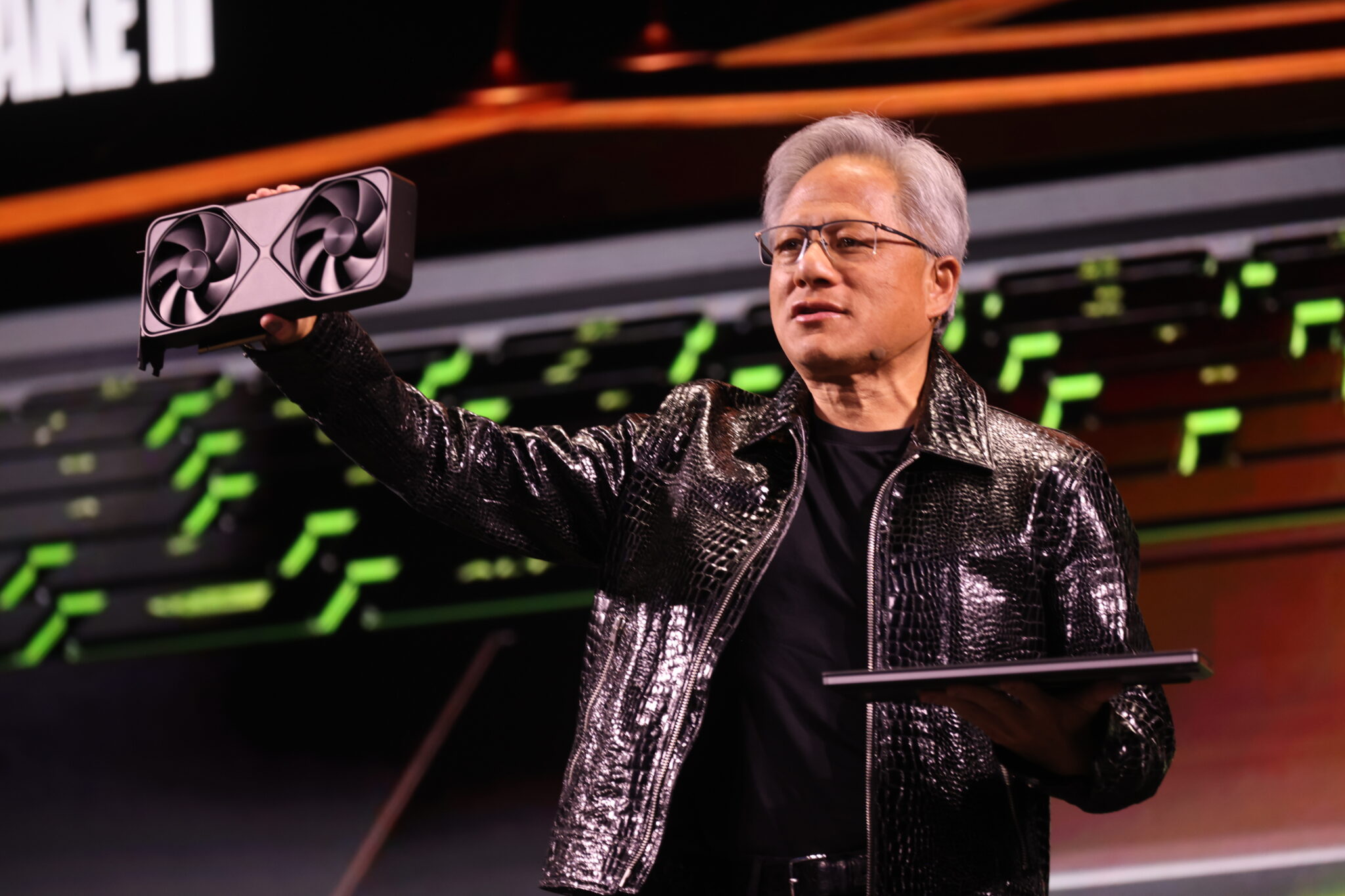 Η Nvidia παίρνει το πράσινο φως για να πουλήσει τσιπ H200 στην Κίνα με περικοπή 25% στις ΗΠΑ