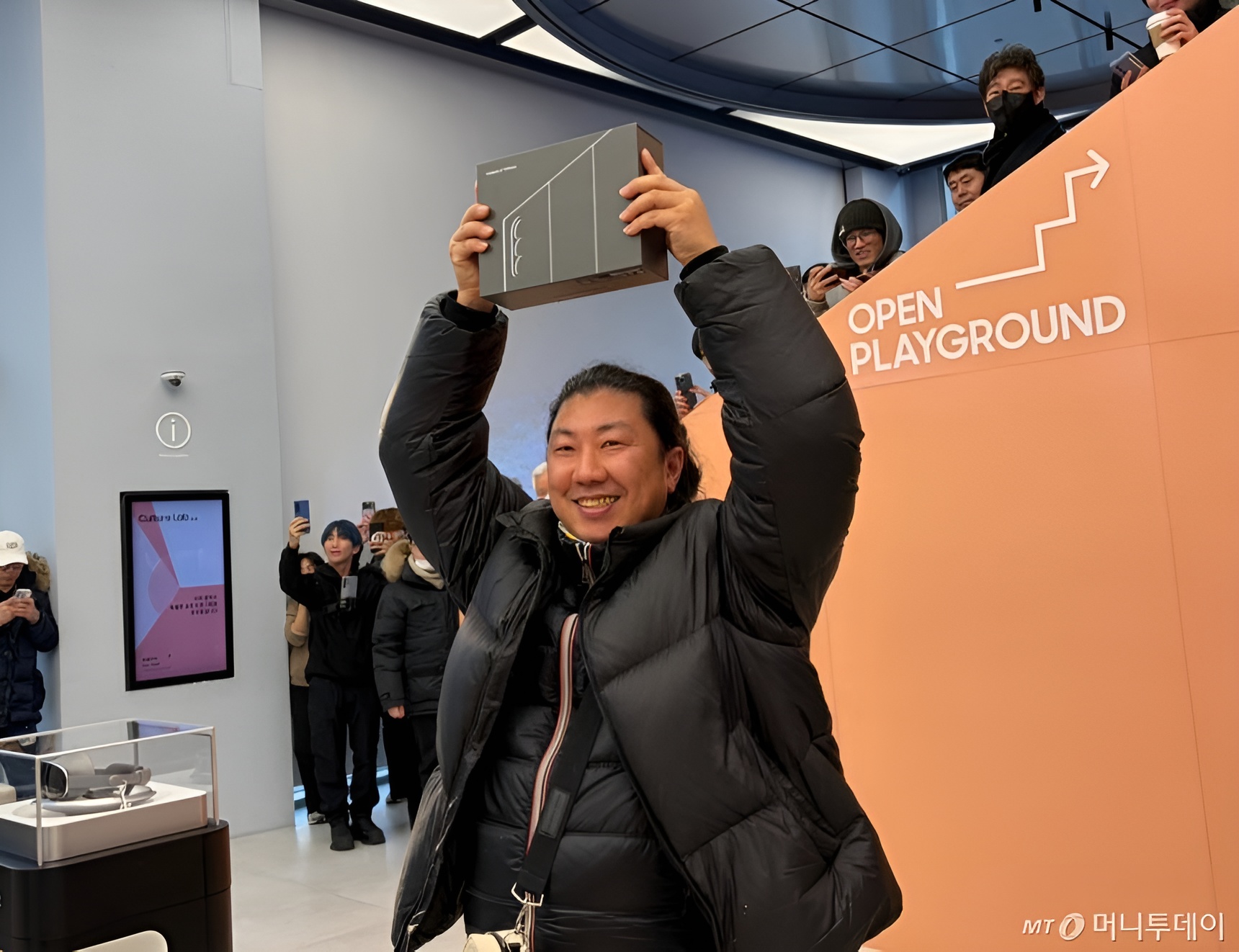 Ο πρώτος ιδιοκτήτης του Samsung Galaxy Z TriFold υπέμεινε βάναυσες δυσκολίες