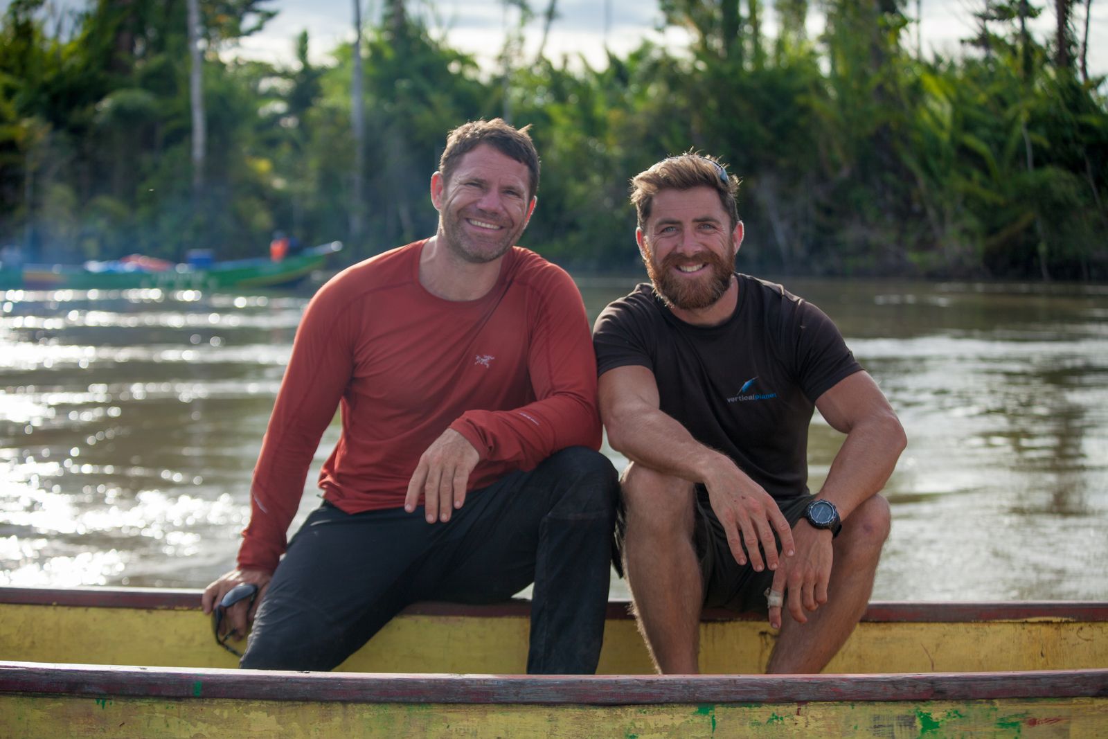 Viasat Nature SteveBackshallsExtrmRvrChlg 02 001 with Aldo Kane