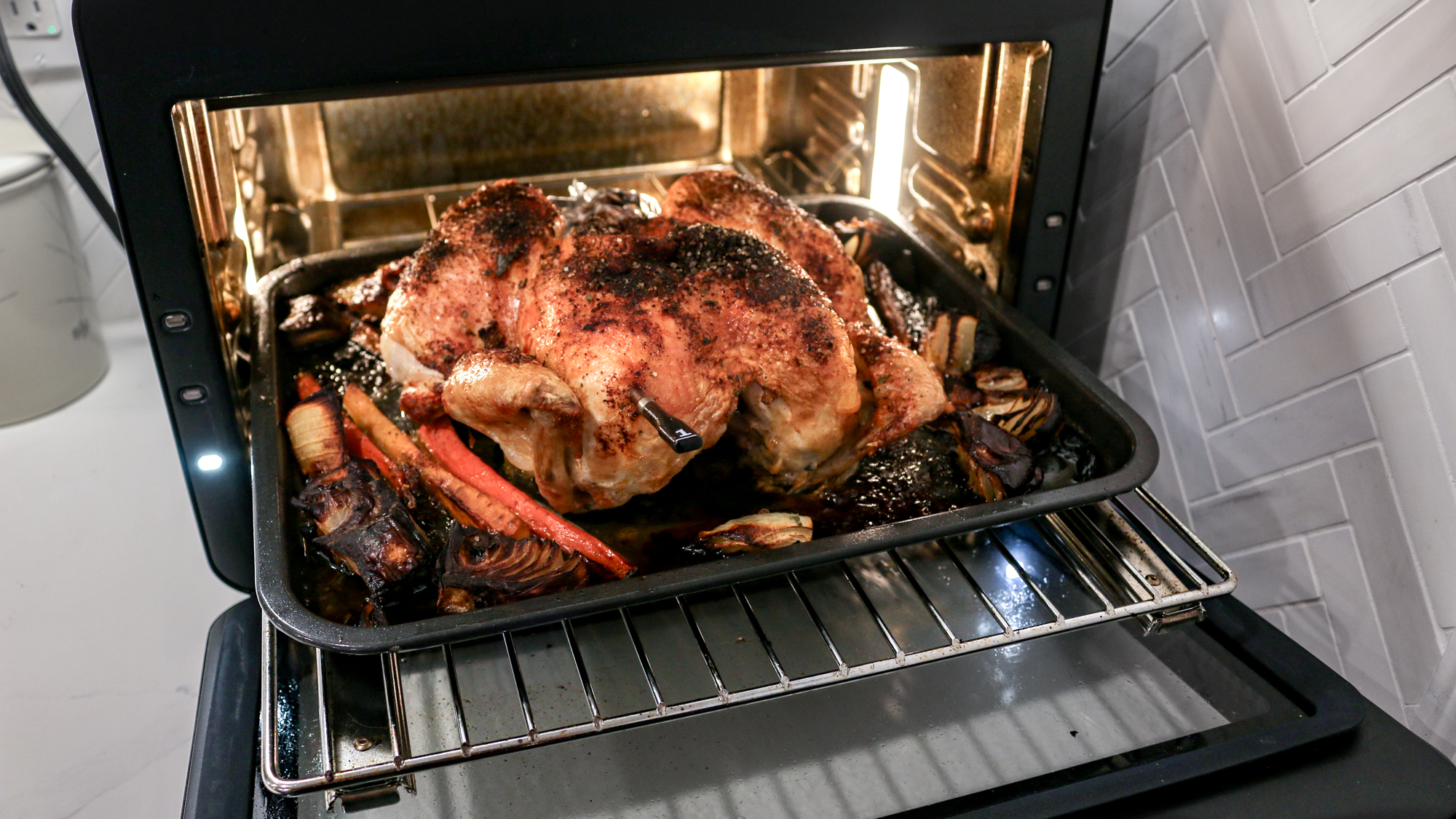 Μίνι Φούρνος CHEF iQ σε πάγκο κουζίνας