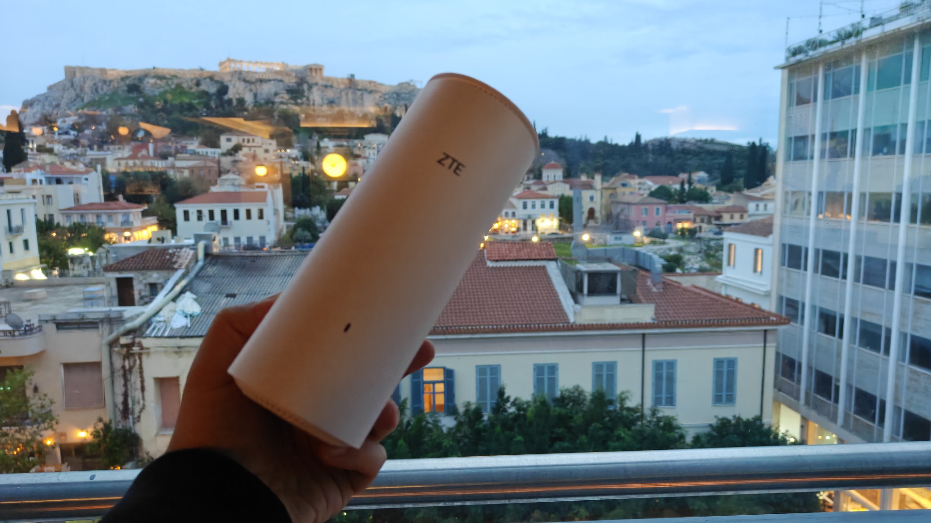 «Η Τεράστια Συνεργασία ΖΤΕ και ΑΜΥ: Ανάπτυξη που Αλλάζει τα Δεδομένα!»