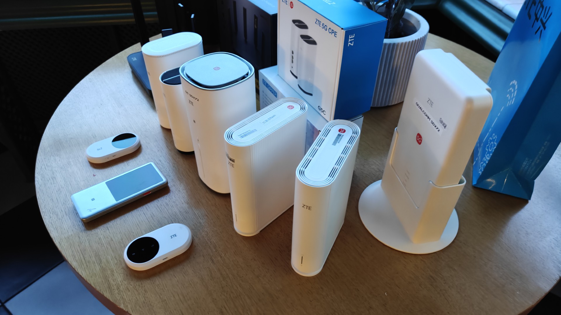 «Η Τεράστια Συνεργασία ΖΤΕ και ΑΜΥ: Ανάπτυξη που Αλλάζει τα Δεδομένα!»